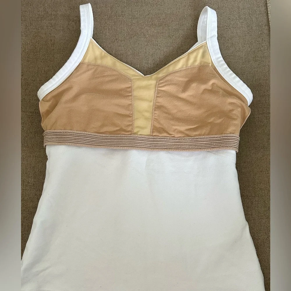 Lululemon workout top size 6 - Picture 3 of 6